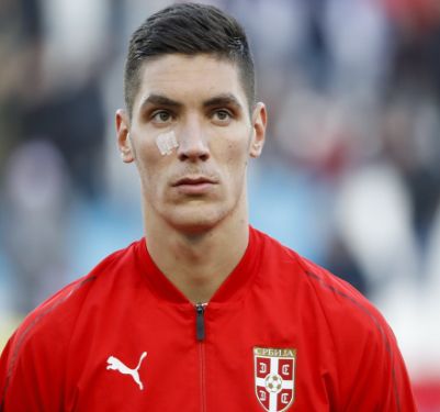 位年轻人 位年轻人